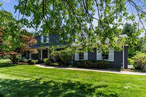3015 High Pointe Ct, Bloomfield Township, MI 48302