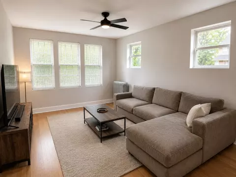7524 N Seeley Ave #7524-3S, Chicago, IL 60645