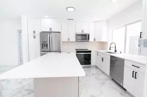 1070 SW 18th St, Boca Raton, FL 33486