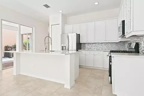 207 Isle Verde Way, Palm Beach Gardens, FL 33418
