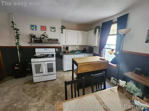 11 Bristol St #2, Cambridge, MA 02141