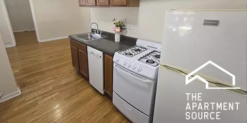 917 W Waveland Ave #1A, Chicago, IL 60613