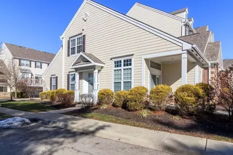 7518 Acela St, Columbus, OH 43235