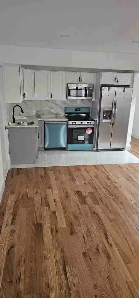 93-57 Vanderveer St #2, New York, NY 11428