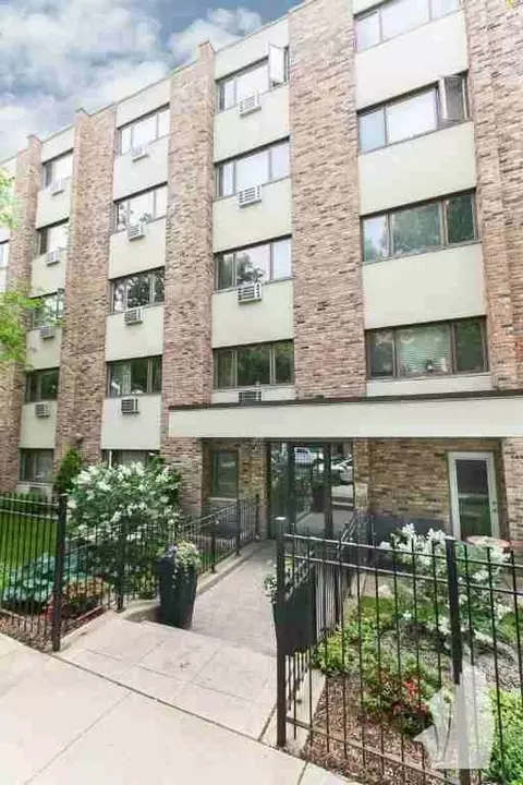 625 W Wrightwood Ave #310, Chicago, IL 60614