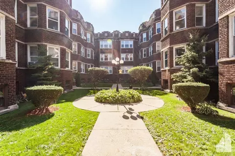 829 W Cornelia Ave #2W, Chicago, IL 60657
