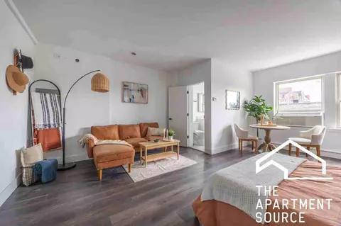 1555 W Hollywood Ave #306, Chicago, IL 60660