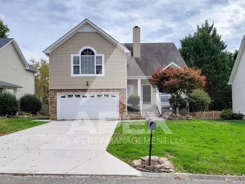 8140 Faircrest Ln, Knoxville, TN 37919