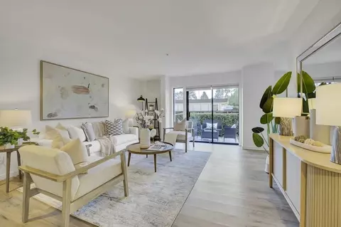 3073 Middlefield Rd, Palo Alto, CA 94306