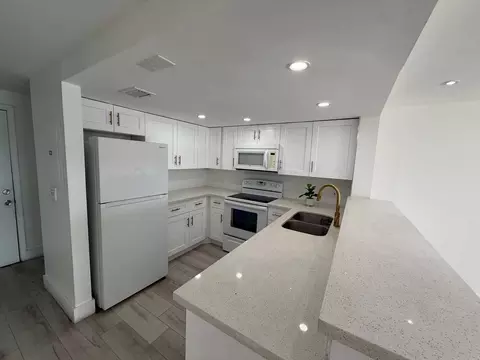5200 NW 31st Ave #L218, Fort Lauderdale, FL 33309