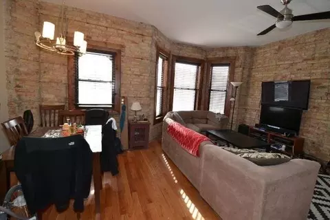 1756 W Montrose Ave #1, Chicago, IL 60613