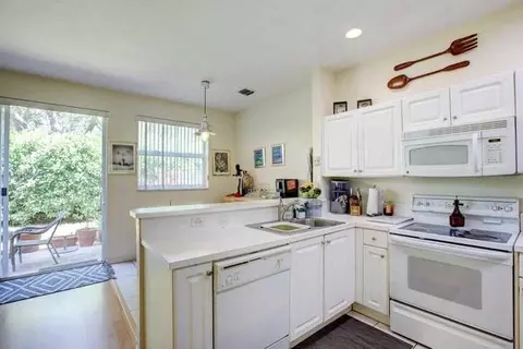 11705 NW 47th Dr, Coral Springs, FL 33076