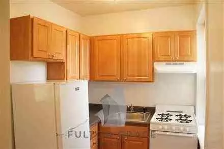 1742 N Humboldt Blvd #209, Chicago, IL 60647