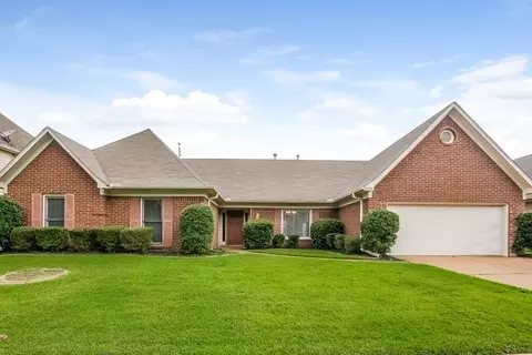 10198 Woodland Hills Dr, Cordova, TN 38018