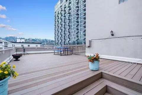 730 SW 16th Ave, Portland, OR 97205