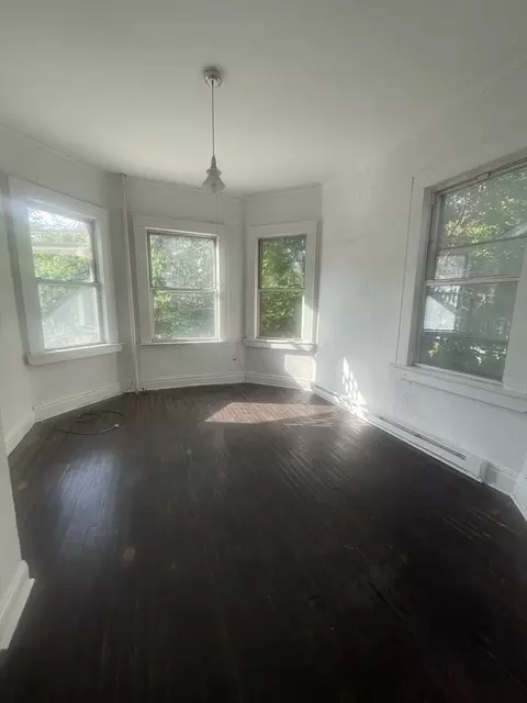 16 Van Buren St #2, Staten Island, NY 10301