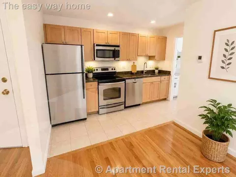 126 Clifton St #4, Cambridge, MA 02140