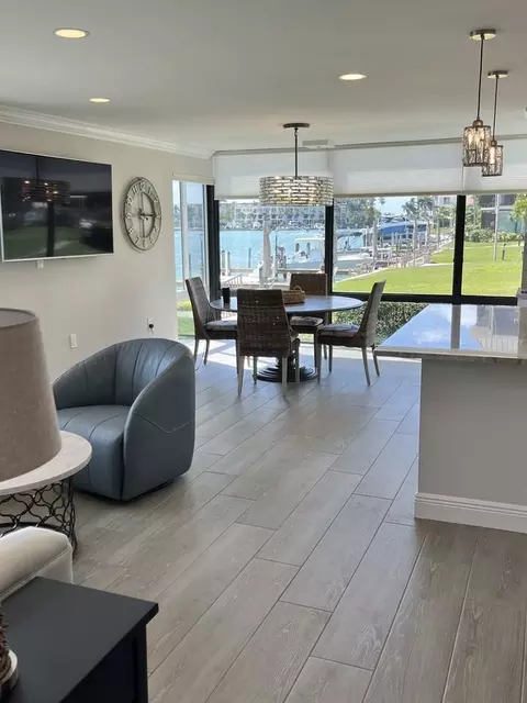 3200 Gulf Shore Blvd N #101, Naples, FL 34103