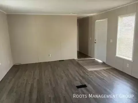 2300 E Philip Ave #TRLR 37C, North Platte, NE 69101