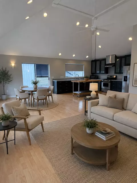 957 W Hughes St #957, Fayetteville, AR 72701