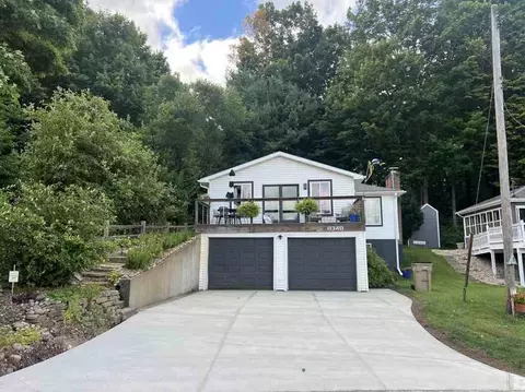 8348 Je Ne Be Dr NE, Rockford, MI 49341