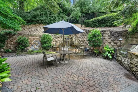 1409 River Green Dr NW, Atlanta, GA 30327
