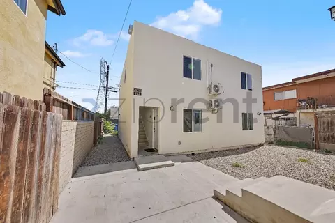 242 12 E 97th St, Los Angeles, CA 90003