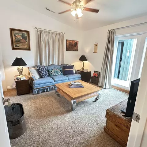 380 N 4th St, Jacksonville, OR 97530