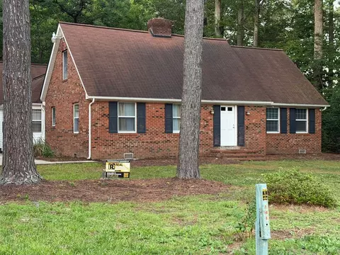 86 Venable Dr, Kilmarnock, VA 22482