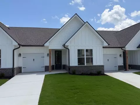 8760 James Creek Dr, Ooltewah, TN 37363
