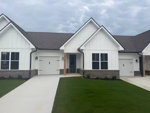 8760 James Creek Dr, Ooltewah, TN 37363