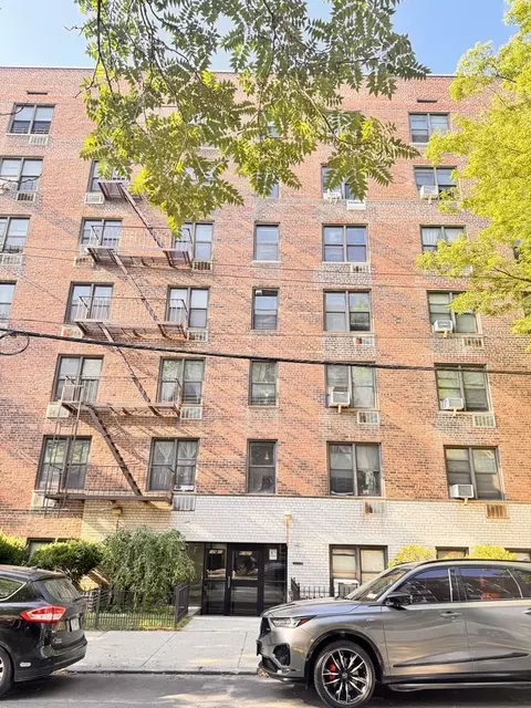 149-43 35th Ave #4G, New York, NY 11354