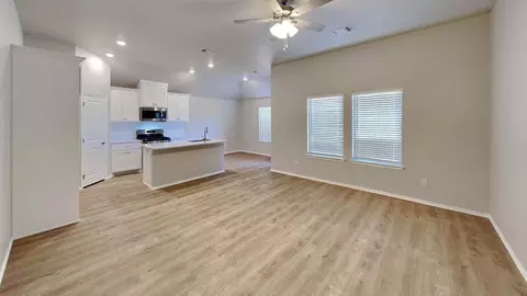 12700 Elba Dr, Yukon, OK 73099