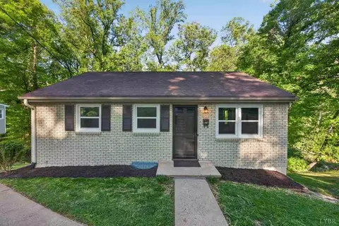 58 W Princeton Cir #A1, Lynchburg, VA 24503