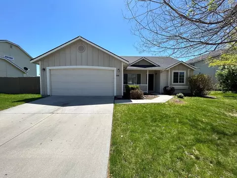 641 E Heritage Park St, Meridian, ID 83646