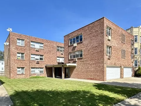 4920 Mulford St #3N, Skokie, IL 60077
