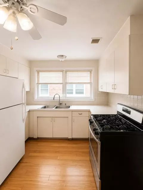 8242 Kilpatrick Ave #A1, Skokie, IL 60076