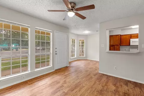 104 Mosscliff Cir #8, San Marcos, TX 78666