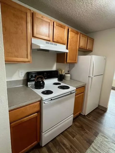 360 S Locust St #376, Canby, OR 97013