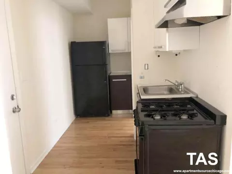 5054 N Winthrop Ave #213, Chicago, IL 60640