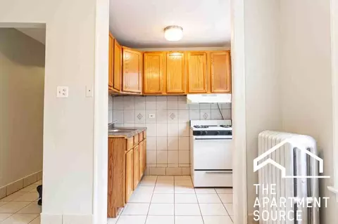 7460 N Ashland Blvd #1, Chicago, IL 60626
