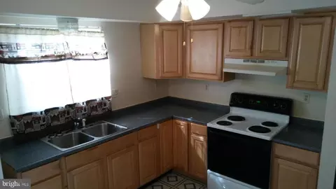 2561 Robinson Pl, Waldorf, MD 20602