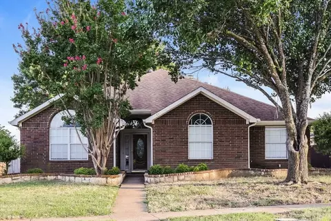 1207 Calvert Dr, Cedar Hill, TX 75104