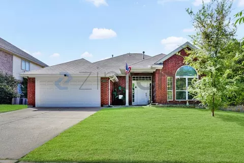 5412 Blue Water Lake Dr, Fort Worth, TX 76137