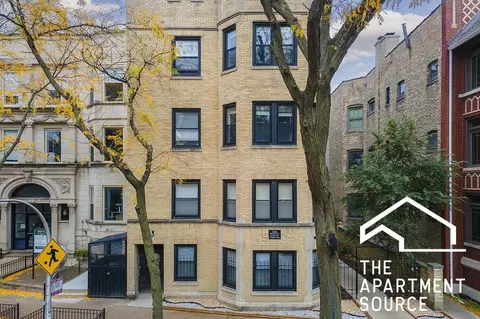 w roscoe st, Chicago, IL 60657