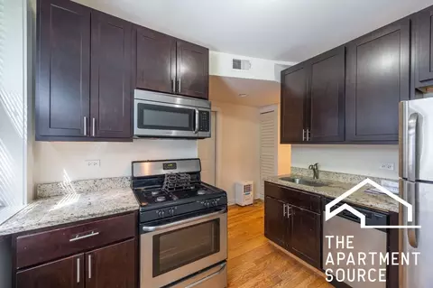 n ashland ave, Chicago, IL 60613