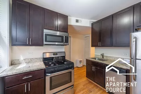 n ashland ave, Chicago, IL 60613