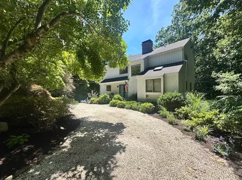 19 Brookhill Ln, Norwalk, CT 06851