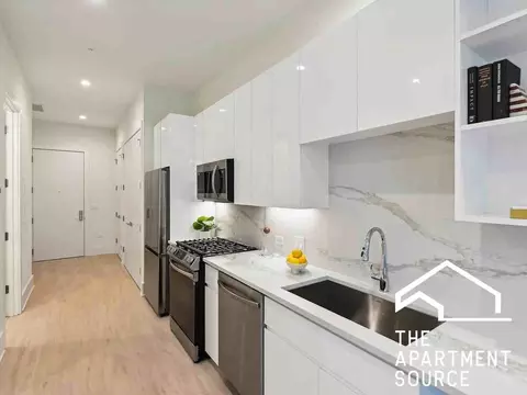 812 W Adams St #310, Chicago, IL 60607