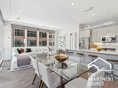 812 W Adams St #611, Chicago, IL 60607
